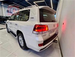 تۆیۆتا لاند کروزەر